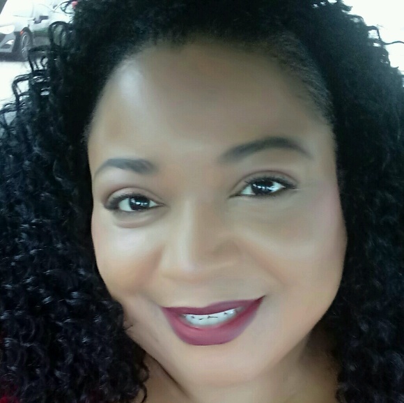 Meet your Posher, Vanessa - Picture 1 of 1